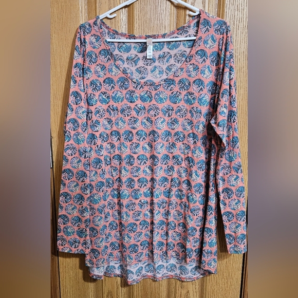 LuLaRoe Lynnae Long Sleeve Tee - Picture 1 of 5